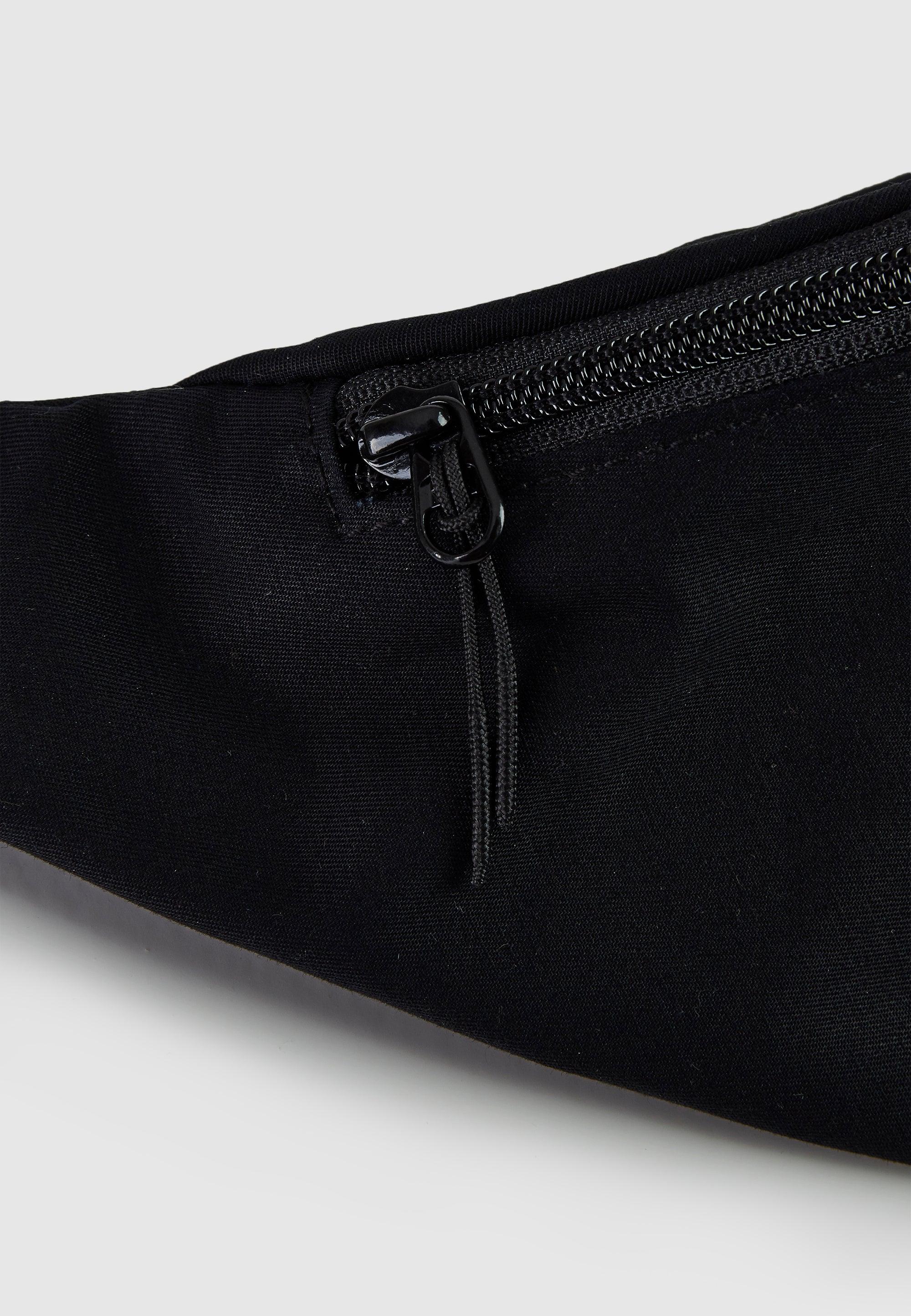 Cleptomanicx Black C.I. Patch Hipbag schwarz